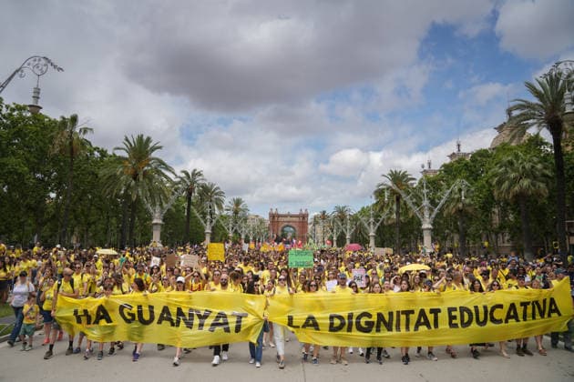 Teachers rally in Barcelona to demand labor improvements Education workers during a demonstration, June 5, 2026, in Barcelona, Catalonia Spain The demonstration, called by the unions Ustec-Stes, CGT Ensenyament and Intersindical, demand a salary increase higher than that agreed by the Government with CCOO and UGT, the reduction of ratios, more resources for inclusive schools, more staff in the centers and less bureaucracy, as well as the reopening of a specific negotiating table and the presentation of a real proposal for labor improvements by the Ministry of Education 05 JUNE 2026 Espana  Copyright: xDavidxZorraquinox 7573196