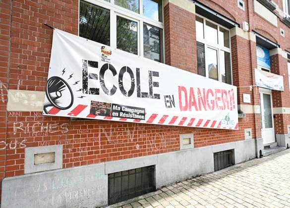 Protest outside school in Ixelles-Elsene 05 06 2026 IXELLES - ELSENE, BELGIUM - JUNE 05 : Protest outside school in Ixelles-Elsene (School Ma Campagne) on June 5, 2026 in Ixelles - Elsene, Belgium, 05 06 2026 Ixelles - Elsene Belgium  Copyright: xDidierxLebrunx