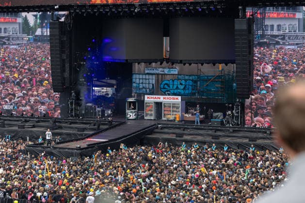 Rock am Ring 2026 Mehnersmoos - 05.06.26 Mehnersmoos auf der Utopia Stage - Erster Festivaltag am Freitag, 05.06.2026, bei Rock am Ring 2026 am Nürburgring in der Eifel. Das dreitägige Musikfestival dauert bis Sonntag, 07.06.2026, und gehört zu den größten Open-Air-Festivals Deutschlands. Nürburg Nürburgring Rheinland-Pfalz Deutschland *** Rock am Ring 2026 Mehnersmoos 05 06 26 Mehnersmoos on the Utopia Stage First festival day on Friday, 05 06 2026, at Rock am Ring 2026 at the Nürburgring in the Eifel The three-day music festival lasts until Sunday, 07 06 2026, and is one of the largest open-air festivals in Germany Nürburg Nürburgring Rhineland-Palatinate Germany Copyright: xMarcxJohnx