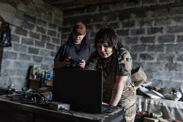 Ukrainian drone unit in Donetsk Oblast DONETSK OBLAST, UKRAINE - JUNE 5: Two Ukrainian female soldiers operate a reconnaissance drone in the Donetsk Oblast, Ukraine, 5 June 2026 Diego Herrera Carcedo Anadolu Donetsk Ukraine. Editorial use only. Please get in touch for any other usage.  Copyright: x2026xAnadoluxDiegoxHerreraxCarcedox