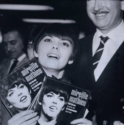 RECORD DATE NOT STATED French singer Mireille Mathieu, 1960s  !ACHTUNG AUFNAHMEDATUM GESCHÄTZT!