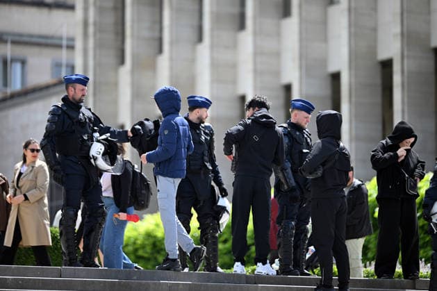 Demonstration in Brussels against planned budget cuts in education BRUSSELS, BELGIUM - JUNE 5: Belgian police detain some of the protesters during a demonstration held against planned budget cuts in French-language education by students in Brussels, Belgium on June 5, 2026. Dursun Aydemir Anadolu Brussels Belgium. Editorial use only. Please get in touch for any other usage.  Copyright: x2026xAnadoluxDursunxAydemirx