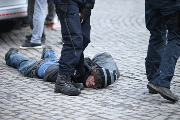 Demonstration in Brussels against planned budget cuts in education BRUSSELS, BELGIUM - JUNE 5: Belgian police detain some of the protesters during a demonstration held against planned budget cuts in French-language education by students in Brussels, Belgium on June 5, 2026. Dursun Aydemir Anadolu Brussels Belgium. Editorial use only. Please get in touch for any other usage.  Copyright: x2026xAnadoluxDursunxAydemirx