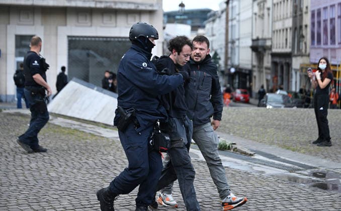 Demonstration in Brussels against planned budget cuts in education BRUSSELS, BELGIUM - JUNE 5: Belgian police detain some of the protesters during a demonstration held against planned budget cuts in French-language education by students in Brussels, Belgium on June 5, 2026. Dursun Aydemir Anadolu Brussels Belgium. Editorial use only. Please get in touch for any other usage.  Copyright: x2026xAnadoluxDursunxAydemirx