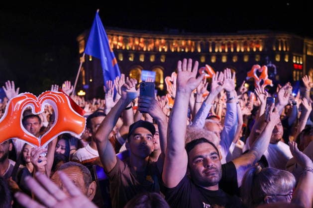ARMENIA, YEREVAN - JUNE 5, 2026: Supporters of the Civil Contract Party take part in a rally on Republic Square Yerevan Armenia  - ZUMAt113 20260605_zaa_t113_891 Copyright: xAlexanderxPatrinx