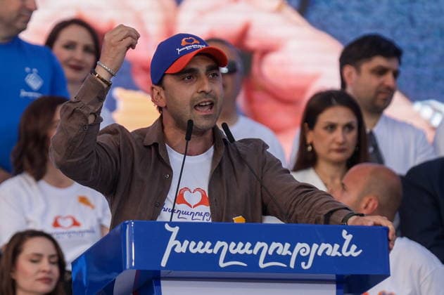ARMENIA, YEREVAN - JUNE 5, 2026: Yerevan Mayor Tigran Avinyan addresses a rally held by supporters of the Civil Contract Party on Republic Square Yerevan Armenia  - ZUMAt113 20260605_zaa_t113_903 Copyright: xAlexanderxPatrinx