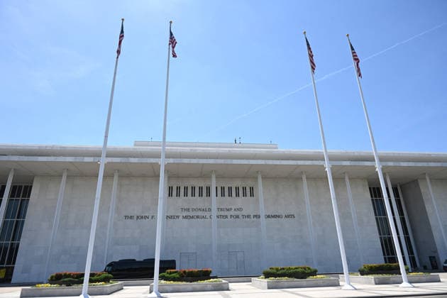 Kennedy Center Lawyers Direct Staff To Remove Trump s Name The Donald J. Trump and John F. Kennedy Memorial Center for the Performing Arts on June 5, 2026 in Washington, DC. A U.S. District Judge ruled that the Kennedy Center s name had been illegally changed and ordered that President Donald Trump s name removed by June 12. Photo by Olivier Douliery ABACAPRESS.COM Washington DC United States  Copyright: xDoulieryxOlivier ABACAx