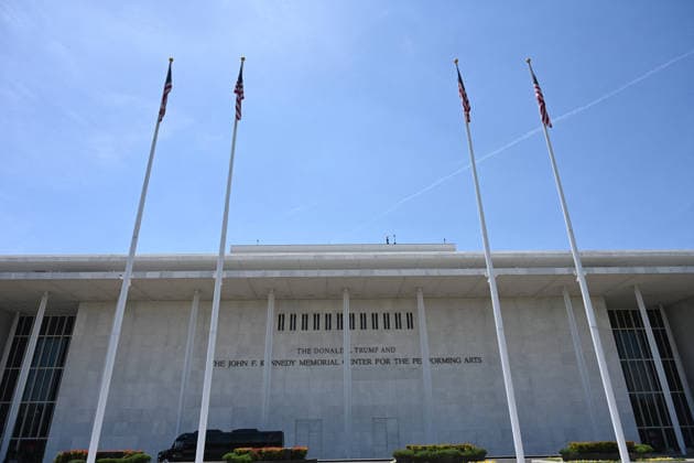 Kennedy Center Lawyers Direct Staff To Remove Trump s Name The Donald J. Trump and John F. Kennedy Memorial Center for the Performing Arts on June 5, 2026 in Washington, DC. A U.S. District Judge ruled that the Kennedy Center s name had been illegally changed and ordered that President Donald Trump s name removed by June 12. Photo by Olivier Douliery ABACAPRESS.COM Washington DC United States  Copyright: xDoulieryxOlivier ABACAx