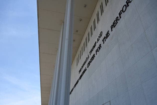 Kennedy Center Lawyers Direct Staff To Remove Trump s Name The Donald J. Trump and John F. Kennedy Memorial Center for the Performing Arts on June 5, 2026 in Washington, DC. A U.S. District Judge ruled that the Kennedy Center s name had been illegally changed and ordered that President Donald Trump s name removed by June 12. Photo by Olivier Douliery ABACAPRESS.COM Washington DC United States  Copyright: xDoulieryxOlivier ABACAx