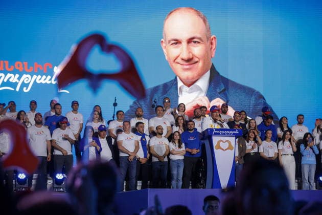 ARMENIA, YEREVAN - JUNE 5, 2026: A view of a portrait of Armenia s Prime Minister Nikol Pashinyan during a rally held by supporters of the Civil Contract Party on Republic Square Yerevan Armenia  - ZUMAt113 20260605_zaa_t113_885 Copyright: xAlexanderxPatrinx