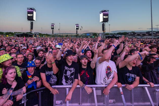 Musikfestival Rock im Park 2026 - Volbeat, Nürnberg, 05.06.2026 Tausende Fans feiern beim Auftritt von Volbeat. Die dänische Rock-Band gehört zu den erfolgreichsten europäischen Rock-Acts und verbindet Rock n Roll, Heavy Metal und Rockabilly. Nürnberg Bayern Deutschland *** Music festival Rock im Park 2026 Volbeat, Nuremberg, 05 06 2026 Thousands of fans celebrate Volbeats performance The Danish rock band is one of the most successful European rock acts and combines rock n roll, heavy metal and rockabilly Nuremberg Bavaria Germany 20260605-6V2A7033-M4000