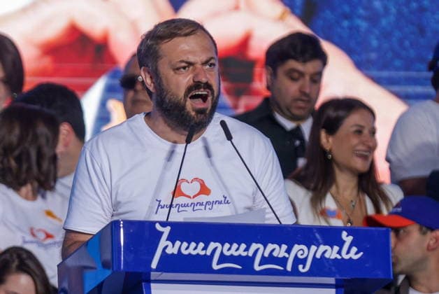ARMENIA, YEREVAN - JUNE 5, 2026: Armenia s Economy Minister Gevorg Papoyan addresses a rally held by supporters of the Civil Contract Party on Republic Square Yerevan Armenia  - ZUMAt113 20260605_zaa_t113_908 Copyright: xAlexanderxPatrinx