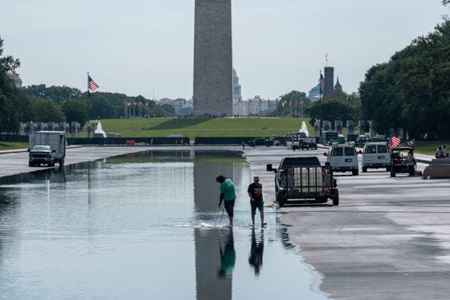 June 5, 2026, Washington, Dc, United States: Contractors continue to work on the Lincoln Memorial Reflecting Pool in Washington, D.C. on June 5, 2026 Washington United States - ZUMAl312 20260605_znp_l312_007 Copyright: xAndrewxLeydenx