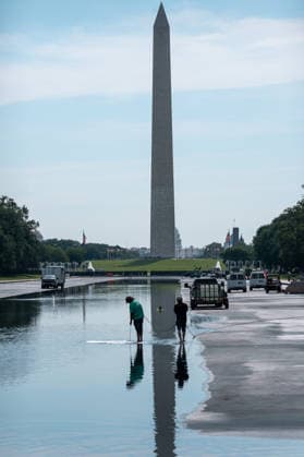 June 5, 2026, Washington, Dc, United States: Contractors continue to work on the Lincoln Memorial Reflecting Pool in Washington, D.C. on June 5, 2026 Washington United States - ZUMAl312 20260605_znp_l312_011 Copyright: xAndrewxLeydenx
