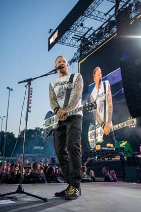 Der dänische Sänger und Gitarrist Michael Poulsen der dänischen Rock-Band Volbeat begeistert die Fans mit ihrem unverkennbaren Mix aus Metal, Rock n Roll und Rockabilly auf der Hauptbühne (Utopia Stage) bei Rock im Park 2026. Das traditionsreiche Festival auf dem Zeppelinfeld gehört zu den absoluten Highlights der deutschen Open-Air-Saison. Nürnberg Zeppelinfeld Bayern Deutschland *** Danish singer and guitarist Michael Poulsen from the Danish rock band Volbeat will delight fans with their unmistakable mix of metal, rock n roll and rockabilly on the Utopia Stage main stage at Rock im Park 2026 The traditional festival on the Zeppelin Field is one of the absolute highlights of the German open air season Nuremberg Zeppelin Field Bavaria