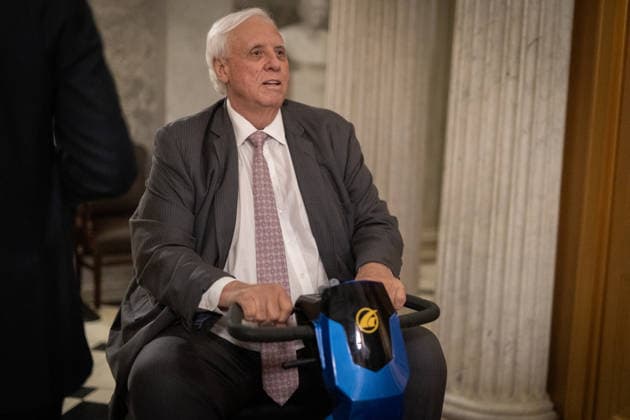 Senate Votes on Reconciliation WASHINGTON, DC - JUNE 5: Senator Jim Justice (R-WV) is seen headed to the Senate as they continue to vote on amendments to a reconciliation package, at the U.S. Capitol in Washington, DC on June 5, 2026. Nathan Posner Anadolu Washington D.C. United States. Editorial use only. Please get in touch for any other usage.  Copyright: x2026xAnadoluxNathanxPosnerx