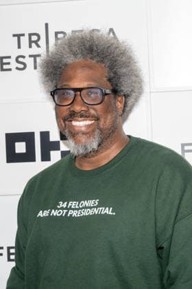 Taxi Driver 50th Anniversary Reunion, 25th Tribeca Film Festival, New York, USA - 05 June 2026 W. Kamau Bell attends Taxi Driver during the 2026 Tribeca Film Festival at BMCC Tribeca Center of Performing Arts on June 05, 2026 in New York City. New York United States Copyright: xRonxAdarx xSOPAxImagesx _radar_taxidriver_20260605_00422