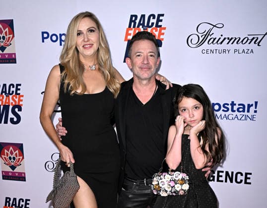 33rd Annual Race to Erase MS Gala Lindsay Bronson, Ava Marie Faustino and David Faustino arriving to the 33rd Annual Race to Erase MS Gala held at the Fairmont Century Plaza on June 5, 2026 in Los Angeles, CA. Los Angeles Fairmont Century Plaza California USA Copyright: xStarbuck xAFF-USA.COMx