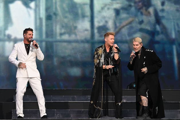 Boyzone performing at Emirates Stadium LONDON, ENGLAND - JUNE 05: Keith Duffy, Ronan Keating and Shane Lynch of ˜Boyzone™ performing at Emirates Stadium on June 05, 2026 in London, England CAP MAR MAR Great Britain UK Copyright: xMartinxHarris CapitalxPicturesx