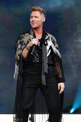 Boyzone performing at Emirates Stadium LONDON, ENGLAND - JUNE 05: Ronan Keating of ˜Boyzone™ performing at Emirates Stadium on June 05, 2026 in London, England CAP MAR MAR Great Britain UK Copyright: xMartinxHarris CapitalxPicturesx