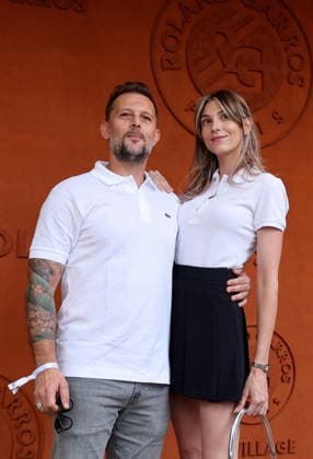 Nicolas Duvauchelle et sa femme Chloé Roy Anne Charlotte Rio au photocall du village night session lors des Internationaux de France de Tennis de Roland Garros 2026, à Paris, France, le 5 juin 2026 Jacovides Moreau Bestimage Celebs attending the village photocall during the 2026 French Open at Roland Garros in Paris, France, on June 5, 2026 Paris France  Copyright: xJACOVIDES-MOREAUx xBESTIMAGExJACOVIDES-MOREAUx xBESTIMAGEx