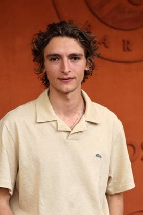Vassili Schneider au photocall du village night session lors des Internationaux de France de Tennis de Roland Garros 2026, à Paris, France, le 5 juin 2026 Jacovides Moreau Bestimage Celebs attending the village photocall during the 2026 French Open at Roland Garros in Paris, France, on June 5, 2026 Paris France  Copyright: xJACOVIDES-MOREAUx xBESTIMAGExJACOVIDES-MOREAUx xBESTIMAGEx