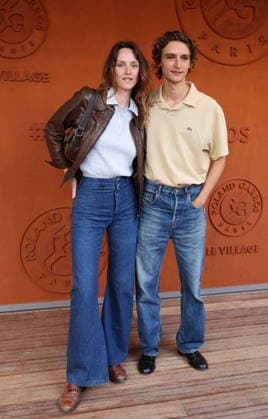 Vassili Schneider et sa compagne Maddie Kulicka au photocall du village night session lors des Internationaux de France de Tennis de Roland Garros 2026, à Paris, France, le 5 juin 2026 Jacovides Moreau Bestimage Celebs attending the village photocall during the 2026 French Open at Roland Garros in Paris, France, on June 5, 2026 Paris France  Copyright: xJACOVIDES-MOREAUx xBESTIMAGExJACOVIDES-MOREAUx xBESTIMAGEx