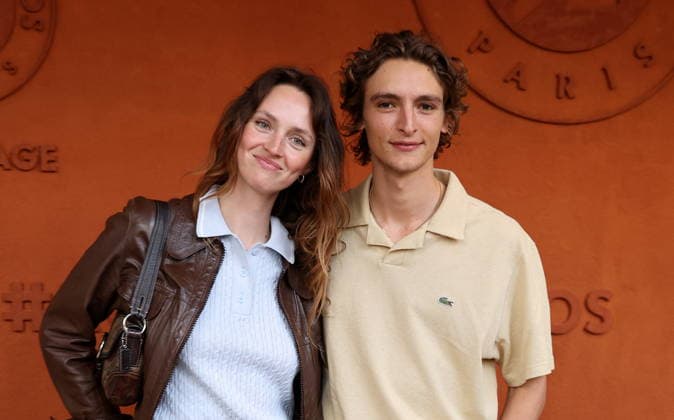 Vassili Schneider et sa compagne Maddie Kulicka au photocall du village night session lors des Internationaux de France de Tennis de Roland Garros 2026, à Paris, France, le 5 juin 2026 Jacovides Moreau Bestimage Celebs attending the village photocall during the 2026 French Open at Roland Garros in Paris, France, on June 5, 2026 Paris France  Copyright: xJACOVIDES-MOREAUx xBESTIMAGExJACOVIDES-MOREAUx xBESTIMAGEx