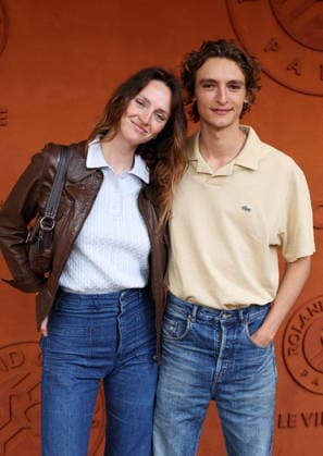 Vassili Schneider et sa compagne Maddie Kulicka au photocall du village night session lors des Internationaux de France de Tennis de Roland Garros 2026, à Paris, France, le 5 juin 2026 Jacovides Moreau Bestimage Celebs attending the village photocall during the 2026 French Open at Roland Garros in Paris, France, on June 5, 2026 Paris France  Copyright: xJACOVIDES-MOREAUx xBESTIMAGExJACOVIDES-MOREAUx xBESTIMAGEx