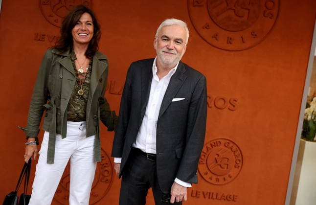 Pascal Praud et sa compagne Catherine Bancarel au photocall du village night session lors des Internationaux de France de Tennis de Roland Garros 2026, à Paris, France, le 5 juin 2026 Jacovides Moreau Bestimage Celebs attending the village photocall during the 2026 French Open at Roland Garros in Paris, France, on June 5, 2026 Paris France  Copyright: xJACOVIDES-MOREAUx xBESTIMAGExJACOVIDES-MOREAUx xBESTIMAGEx
