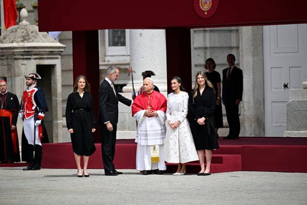 The Royal Household welcomes Pope Leo XIV at the Royal Palace in Madrid King Felipe VI, Queen Letizia, Princess Leonor and Infanta Sofia attend the welcoming ceremony for Pope Leo XIV at the Royal Palace, June 6, 2026, in Madrid Spain The reception brings together the highest authorities of the State and the Catholic Church in Spain and marks the official start of the pontiffs agenda in the country the welcoming ceremony for Pope Leo XIV at the Royal Palace, June 6, 2026, in Madrid Spain The reception brings together the highest authorities of the State and the Catholic Church in Spain and marks the official start of the pontiffs agenda in the country 06 JUNE 2026 PAPAL VISIT Madrid Madrid Spain  Copyright: xAlbertoxOrtegax 7575838