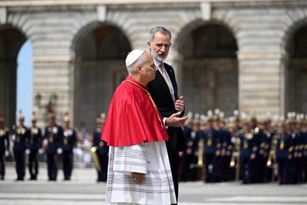 The Royal Household receives Pope Leo XIV at the Royal Palace in Madrid King Felipe VI attends the welcoming ceremony for Pope Leo XIV at the Royal Palace, June 6, 2026, in Madrid Spain The reception brings together the highest authorities of the State and the Catholic Church in Spain and marks the official start of the pontiffs agenda in the country the welcoming ceremony for Pope Leo XIV at the Royal Palace, June 6, 2026, in Madrid Spain The reception brings together the highest authorities of the State and the Catholic Church in Spain and marks the official start of the pontiffs agenda in the country 06 JUNE 2026 PAPAL VISIT Madrid Madrid Spain  Copyright: xAlbertoxOrtegax 7575854