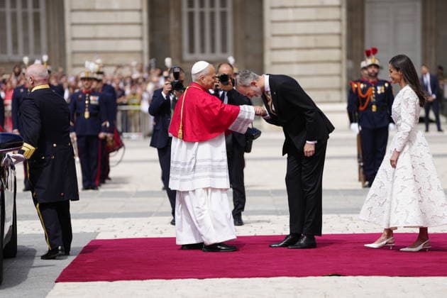 06-06-2026 Madrid King Felipe and Queen Letizia welcome Pope Leo XIV at the Royal palace in Madrid. No Spain Â  Copyright: xPPEx