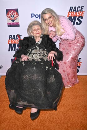 Barbara Davis und Nancy Davis bei der 33. Race to Erase MS Gala im Fairmont Century Plaza. Los Angeles, 05.06.2026 *** Barbara Davis and Nancy Davis at the 33 Race to Erase MS Gala at the Fairmont Century Plaza Los Angeles, 05 06 2026 Foto:xD.xStarbuckx xFuturexImagex ms_6633