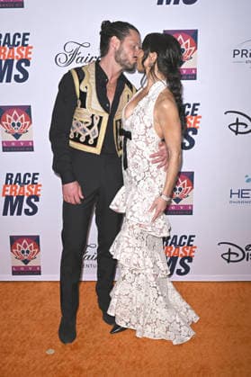 Valentin Chmerkovskiy und Jenna Johnson bei der 33. Race to Erase MS Gala im Fairmont Century Plaza. Los Angeles, 05.06.2026 *** Valentin Chmerkovskiy and Jenna Johnson at the 33 Race to Erase MS Gala at the Fairmont Century Plaza Los Angeles, 05 06 2026 Foto:xD.xStarbuckx xFuturexImagex ms_6668