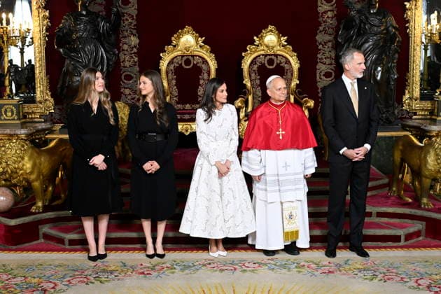 The Royal House receives Pope Leo XIV at the Royal Palace in Madrid King Felipe VI, Queen Letizia, Princess Leonor and Infanta Sofia attend the welcoming ceremony for Pope Leo XIV at the Royal Palace, June 6, 2026, in Madrid Spain The reception brings together the highest authorities of the State and the Catholic Church in Spain and marks the official start of the pontiffs agenda in the country 06 JUNE 2026 PAPAL VISIT Madrid Madrid Madrid Spain  Copyright: xAlbertoxOrtegax 7575933