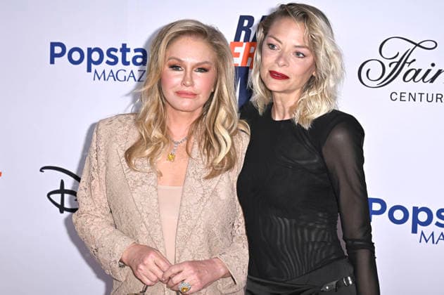 Kathy Hilton und Jaime King bei der 33. Race to Erase MS Gala im Fairmont Century Plaza. Los Angeles, 05.06.2026 *** Kathy Hilton and Jaime King at the 33 Race to Erase MS Gala at the Fairmont Century Plaza Los Angeles, 05 06 2026 Foto:xD.xStarbuckx xFuturexImagex ms_6732