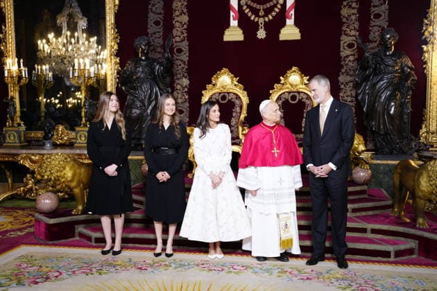06-06-2026 Madrid King Felipe and Queen Letizia and Princess Leonor and Princess Sofia welcome Pope Leo XIV at the Royal palace in Madrid. No Spain Â  Copyright: xPPEx