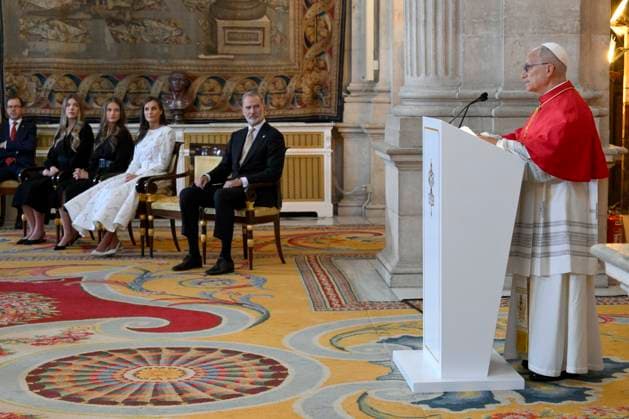 SPAIN - POPE LEO XIV DURING A WELCOME CEREMONY AT THE ROYAL PALACE IN MADRID - 2026 6 6 Spain, Vatican, 2026 6 6 Pope Leo XIV talks as Spain s Felipe VI and Queen Letizia listen during a welcome ceremony at the Royal Palace in Madrid EDITORIAL USE ONLY - NO BOOKS Copyright: xVATICANxMEDIA CPPx