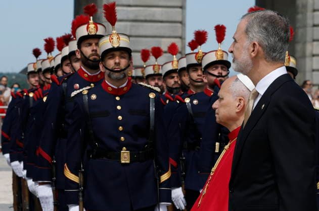 The Royal House receives Pope Leo XIV at the Royal Palace in Madrid King Felipe VI attends the welcoming ceremony for Pope Leo XIV at the Royal Palace, June 6, 2026, in Madrid Spain The reception brings together the highest authorities of the State and the Catholic Church in Spain and marks the official start of the pontiffs agenda in the country 06 JUNE 2026 ROYAL PALACE POPE LEON XIV ROYAL HOUSE MADRID J J Guillén EFE Pool 06 06 2026 Madrid Madrid Madrid Espana  Copyright: xJ.J.xGuillÃ nx xEFEx xPoolx 7576204