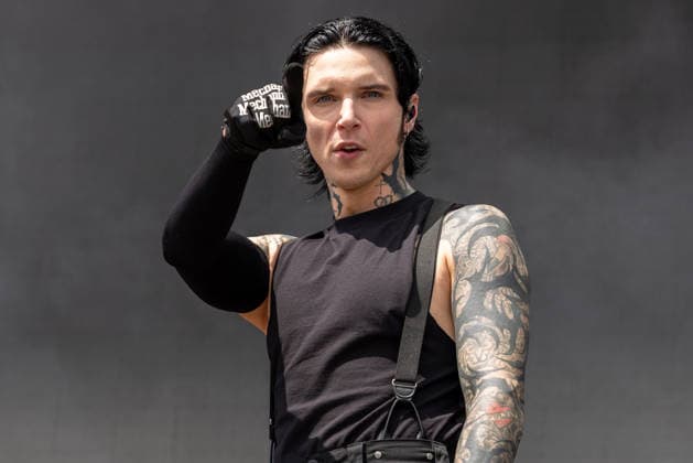 Musikfestival Rock im Park 2026 - BLACK VEIL BRIDES, Nürnberg, 06.06.2026 Andy Biersack, Saenger der US-amerikanischen Rockband Black Veil Brides, bei seinem Buehnenauftritt. Die Band verbindet melodischen Hard Rock mit Elementen aus Glam und Metalcore. Nürnberg Bayern Deutschland *** Music festival Rock im Park 2026 BLACK VEIL BRIDES, Nuremberg, 06 06 2026 Andy Biersack, singer of the US rock band Black Veil Brides, during his stage performance The band combines melodic hard rock with elements of glam and metalcore Nuremberg Bavaria Germany 20260606-1V9A9976-M4000