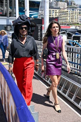 Charlotte Casiraghi et Khadja Nin dans les paddocks du Formula 1 Louis Vuitton Grand Prix de Monaco 2026, à Monte Carlo, Monaco, le 6 juin 2026 Bruno Bebert Bestimage Celebs in the paddocks of the Formula 1 Louis Vuitton Grand Prix of Monaco 2026, in Monte Carlo, Monaco, on June 6, 2026 Monte Carlo Monaco  Copyright: xBrunoxBebertx xBestimagexBrunoxBebertx xBestimagex