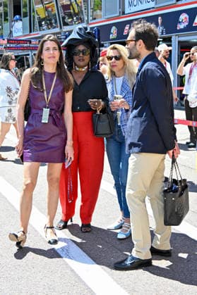 Charlotte Casiraghi et Khadja Nin dans les paddocks du Formula 1 Louis Vuitton Grand Prix de Monaco 2026, à Monte Carlo, Monaco, le 6 juin 2026 Bruno Bebert Bestimage Celebs in the paddocks of the Formula 1 Louis Vuitton Grand Prix of Monaco 2026, in Monte Carlo, Monaco, on June 6, 2026 Monte Carlo Monaco  Copyright: xBrunoxBebertx xBestimagexBrunoxBebertx xBestimagex