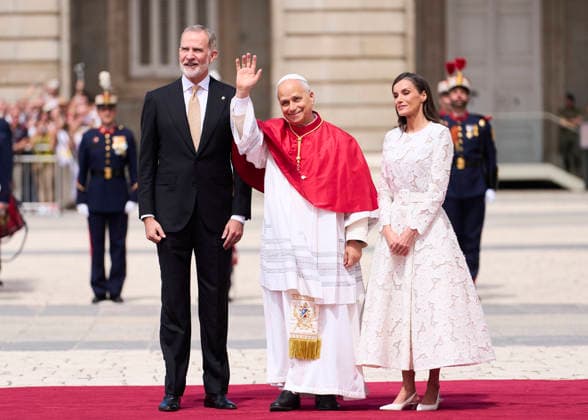 06-06-2026 Madrid King Felipe and Queen Letizia welcome Pope Leo XIV at the Royal palace in Madrid. No Spain Â  Copyright: xPPEx