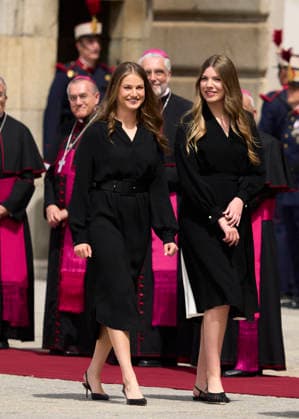 06-06-2026 Madrid Princess Leonor and Princess Sofia welcome Pope Leo XIV at the Royal palace in Madrid. No Spain Â  Copyright: xPPEx