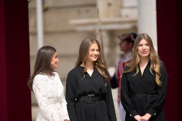 Pope Leo XIV Visits Spain - Day 1 Queen Letizia of Spain, Crown Princess Leonor, Princess Sofia attends a welcome ceremony with His Holiness the Pope Leo XIV at Royal Palace on June 6, 2026 in Madrid, Spain Madrid Royal Palace Madrid Spain  Copyright: x JACKxGx