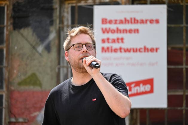 Jan van Aken beim Sommerfest der Linken in Göttingen 06.06.2026, Niedersachsen, Göttingen: Stefan Goes, Oberbürgermeisterkandidat der Linken für Göttingen, spricht beim Sommerfest der Partei. Göttingen Niedersachsen Deutschland *** Jan van Aken at the Left Partys summer party in Göttingen 06 06 2026, Lower Saxony, Göttingen Stefan Goes, candidate for mayor of Göttingen for the Left Party, speaks at the summer party in Göttingen Lower Saxony Germany