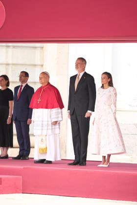 June 6, 2026, Madrid, Madrid, Spain: King Felipe VI of Spain, Queen Letizia of Spain, Pope Leo XIV (Papa Leon XVI, Robert Francis Prevost) attends a welcome ceremony with His Holiness the Pope Leo XIV at Royal Palace on June 6, 2026 in Madrid, Spain Madrid Spain  - ZUMAg15_ 20260606_zaf_g15_042 Copyright: xJackxAbuinx