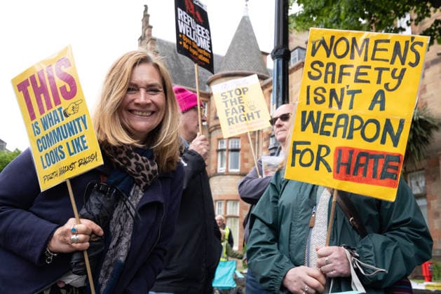 June 6, 2026, Perth, Scotland, UK: Anti-immigration protesters held a demonstration outside The Queens Hotel in Perth, while pro-immigration protesters aligned with Perth Against Racism staged a Reject Hate And Division counter-demonstration outside the Radisson Blu Hotel opposite. Both hotels are being used to house asylum seekers and have been the focus of similar protests in recent months. Perth UK  - ZUMAs357 20260606_zip_s357_010 Copyright: xCameronxScottx