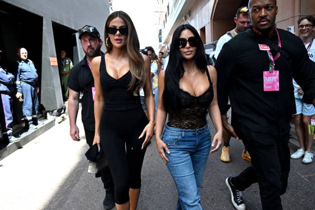 Khloe and Kim Kardashian in the paddocks of the Formula 1 Louis Vuitton Grand Prix of Monaco 2026, in Monte Carlo, Monaco, on June 6, 2026 Bruno Bebert Bestimage Celebs in the paddocks of the Formula 1 Louis Vuitton Grand Prix of Monaco 2026, in Monte Carlo, Monaco, on June 6, 2026 Monte Carlo Monaco  Copyright: xBrunoxBebertx xBestimagexBrunoxBebertx xBestimagex